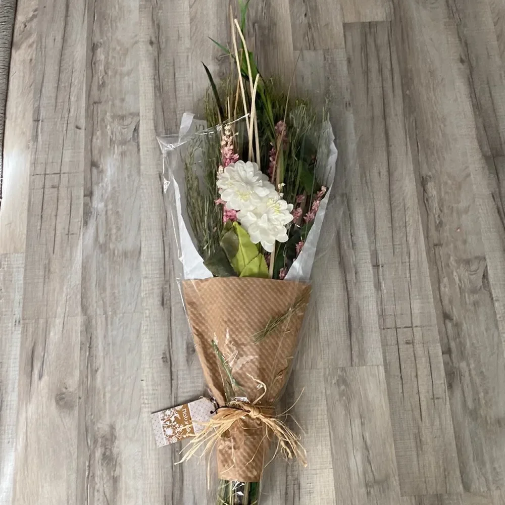 Dried Floral Arrangement/Decor